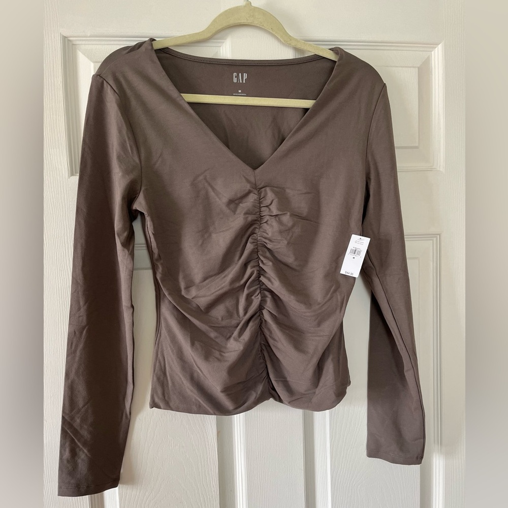 NWT GAP Shirt Top with Ruched Front Mushroom Color BRAND NEW Medium